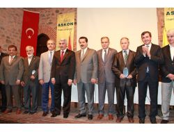 Türkiye Ekonomide Gazı, Vitesi Ve Freni İyi Ayarladı