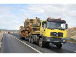 Sınıra Askeri Sevkiyat Devam Ediyor