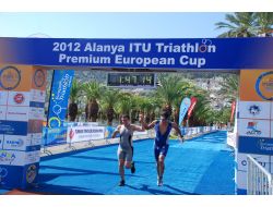 Alanya'daki Triatlon Da Rus Ve Türk Sporcular Damgasını Vuruyor