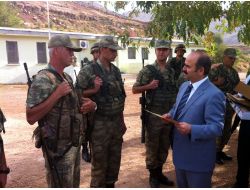 Siirt Valisi Aydın, Eruh'ta Pkk'lıları Geri Püskürten Mehmetçikleri Ziyaret Etti