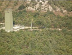 Muhalifler Zaferlerini Gazetecilere El Sallayarak İlan Etti