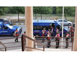 'Çalıştıkları Fabrikadan Çalıp Mağazada Sattılar' İddiası