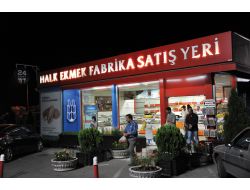 Halk Ekmek, Fabrika Önündeki Büfede 24 Saat Satış Yapıyor