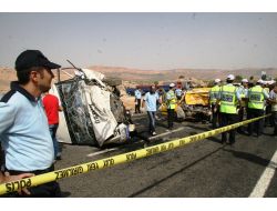 Mardin'de Minibüsle Taksi Çarpıştı: 4 Ölü, 12 Yaralı
