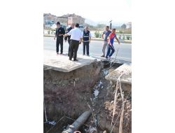 Açık Bırakılan Çukura Düşen Bedensel Engelli Yaralandı