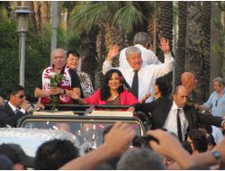 Altın Portakal’da Geleneksel Kortej Geçişi Yapıldı