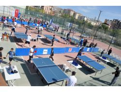 Van'da Açık Hava Masa Tenisi Turnuvasına Yoğun İlgi