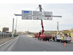 Başkent'te İhtiyaç Duyulan Yerlere Yön Levhaları Yerleştiriliyor