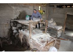 200 Yıllık Su Değirmeni Teknolojiye Meydan Okuyor