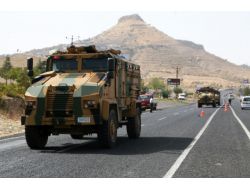 Sınıra Askeri Sevkiyat Devam Ediyor