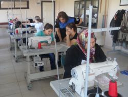 Toplum Destekli Polislik Şubesi'nden Bayanlara Meslek Edinme Kursu