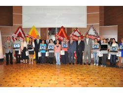 Okul Birincisi 156 Öğrenciye Dizüstü Bilgisayar