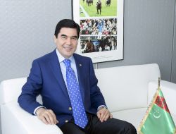 Berdimuhamedov, Fransa’da At Yarışlarını İzledi