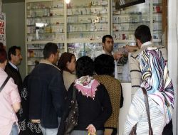 Eczacılar Kepenk İndirdi, Nöbetçi Eczanelerde Dört Kat Yoğunluk Yaşandı