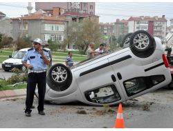 Takla Atan Aracın Sürücüsü Kazayı Ucuz Atlattı