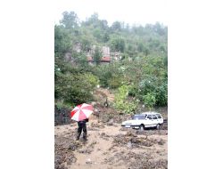 Sağanak Yağış Sele Neden Oldu, Okullar Tatil Edildi