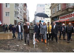 Vali Kızılcık: Su Baskınlarında Can Kaybı Olmamasına Sevindik