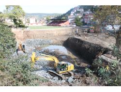 Ereğli'de Yapılacak Alışveriş Merkezi İçin Kazı Çalışmaları Sürüyor