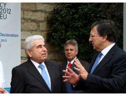 Rumlar, Çöken Ekonomiyi Adada Denizciliği Geliştirmeyle Düzeltme Peşinde