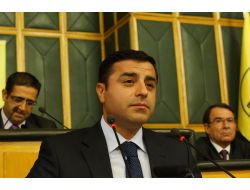 Demirtaş: 'Ağlamayız' Diyor Sonra 'Yaradılanı Yaradandan Ötürü Severiz' Diyor
