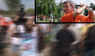 Ahmet Ağaoğlu muhabirimize kafa attı