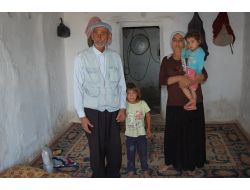 Yıkılma Tehlikesi Altında Bulunan Evde Yaşayan Aile Yardım Bekliyor