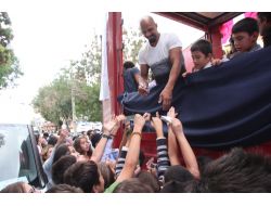 Sanatçılar Burdurlularla Buluştu