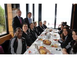 Canik Belediyespor Kadın Basketbol Takımı Kamuoyuna Tanıtıldı