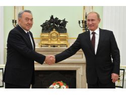 Putin, Nazarbayev’le Ortaklığı Güçlendirdi; Bolşoy’da Tiyatro İzledi
