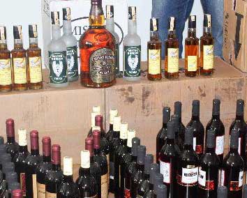 İzmir'de 85 bin liralık sahte içki ele geçirildi