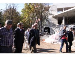 Belediye, Ağaçları Kesmemek İçin Kültür Merkezini Alana Uydurdu