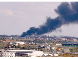 TUZLA'DA FABRİKA YANGINI