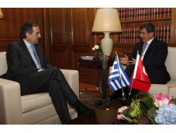 Davutoğlu, Yunanistan Başbakanı Samaras Tarafından Kabul Edildi