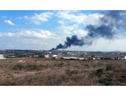Tuzla'daki Boya Fabrikasında Yangın