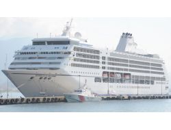 Lüks Yolcu Gemisi Bin 919 Yolcu İle Alanya Limanı'na Demirledi