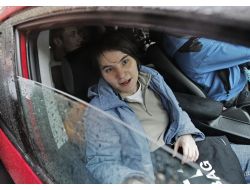 Putin Karşıtı Eylem Yapan Punkçı Kızlardan Biri Serbest