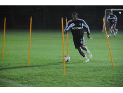 Beşiktaş Manavgat'ta Yağmurlu Havaya Aldırış Etmeden Antrenman Yaptı