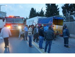Kamyonet Tır'a Çarptı: 2 Yaralı