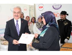 Aşçılık Kursunu Başarı İle Tamamlayan Kursiyerler Sertifikalarını Aldı