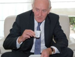 Hollandalı Vali Türk Aileyi Evinde Ziyaret Etti, Türk Kahvesi İçti