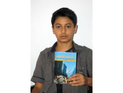 İlköğretim Öğrencisi Şiir Kitabı Yazdı