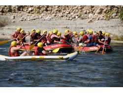 Koreli Öğrenciler Rafting İçin Avrupa Yerine Türkiye'yi Tercih Ediyor