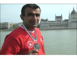 Suluovalı Veteran Güreşçi Nazif Barutçu Dünya İkincisi Oldu