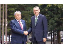 Kazakistan Cumhurbaşkanı Nazarbayev, Başbakanlık’ta