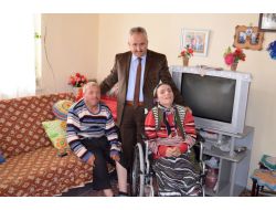 Kuaförün Mavi Kapak Kampanyası, 2 Engelliyi Sandalyesine Kavuşturdu