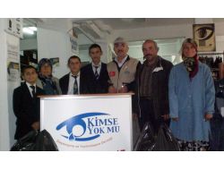 Kimse Yok Mu Derneği'nden Evi Yanan Aileye Giysi Ve Gıda Yardımı