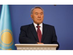 Kazak Liderden Türk Okullarına Övgü