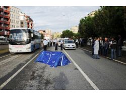 Çalışma Yapılan Yolda Araç Çarpan Üniversite Öğrencisi Hayatını Kaybetti