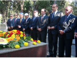 Galatasaray Kulübü Ali Sami Yen'i Mezarı Başında Andı