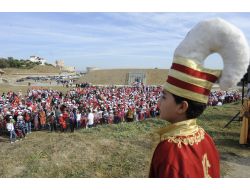 'Çanakkale Şehitlerine' Şiirini Ezberleyene Çeyrek Altın